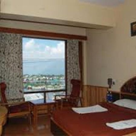 Hotel Imperial Lake View Srīnagar Exterior foto